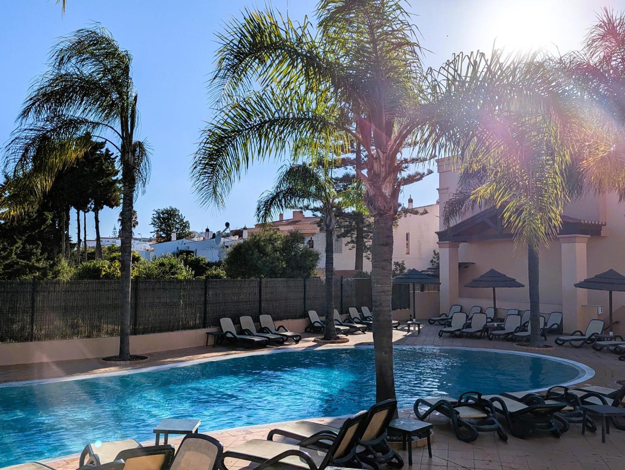 Luxury 3-Bedroom Apartment At High-End Senhora da Luz 외부 사진