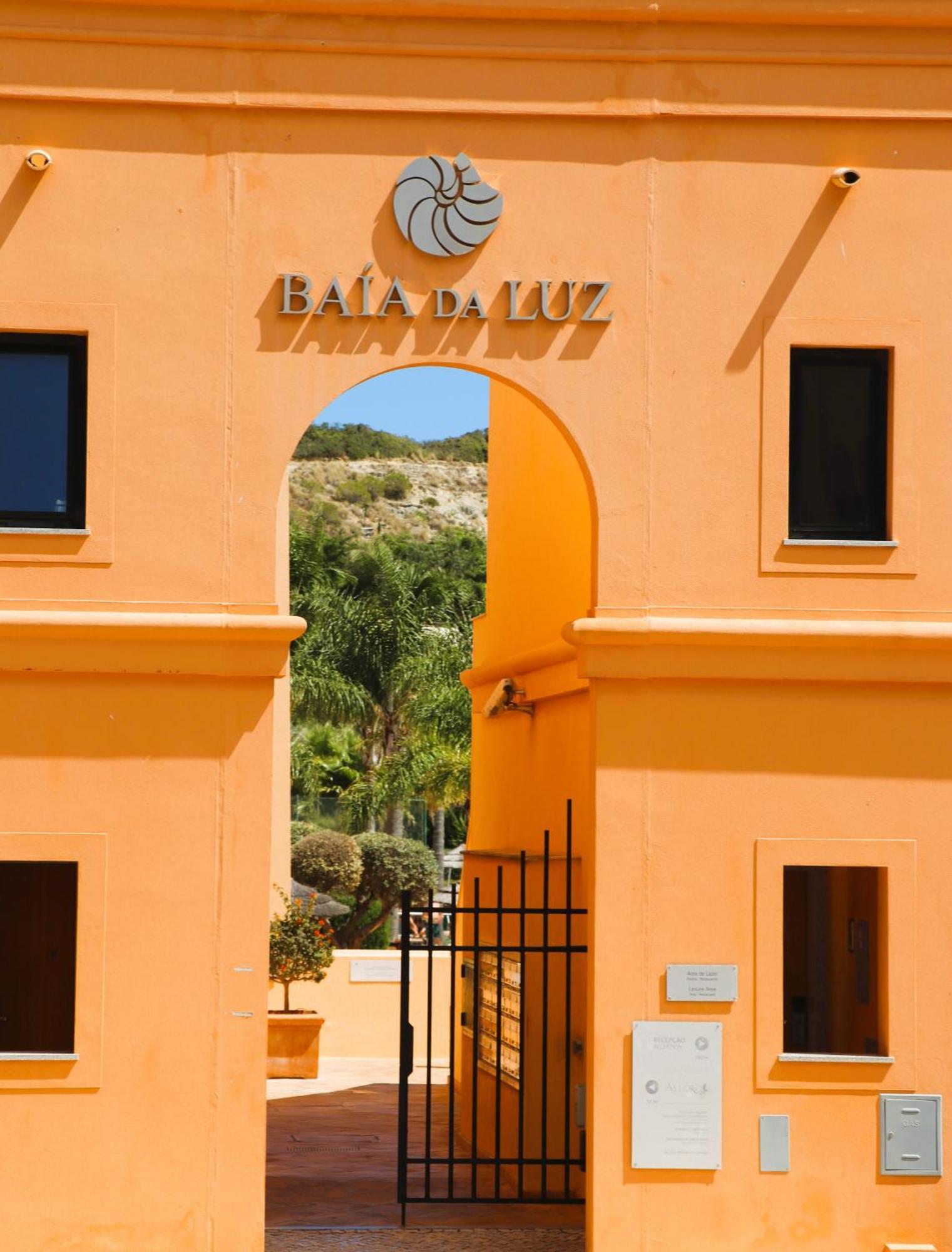 Luxury 3-Bedroom Apartment At High-End Senhora da Luz 외부 사진