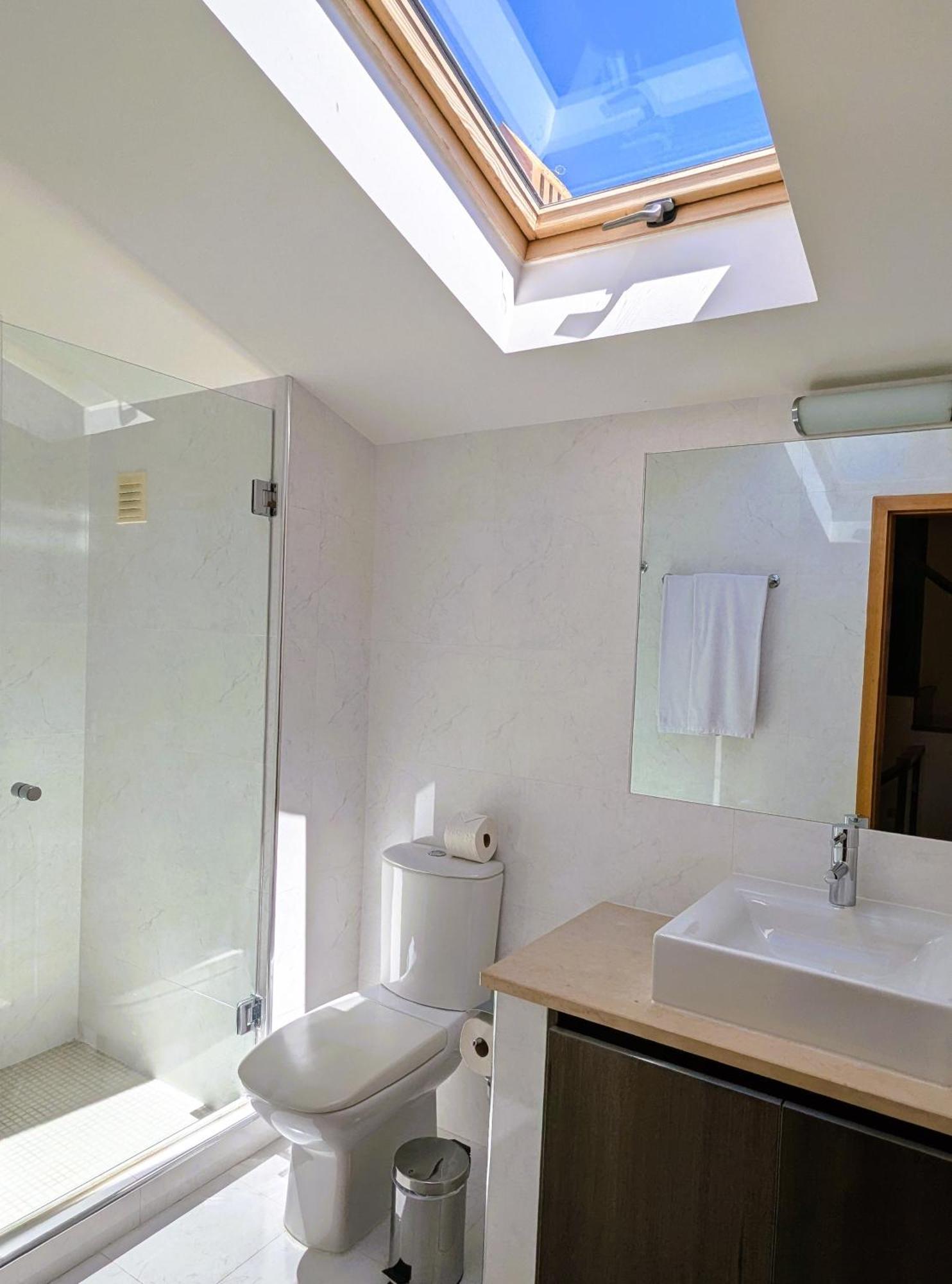 Luxury 3-Bedroom Apartment At High-End Senhora da Luz 외부 사진