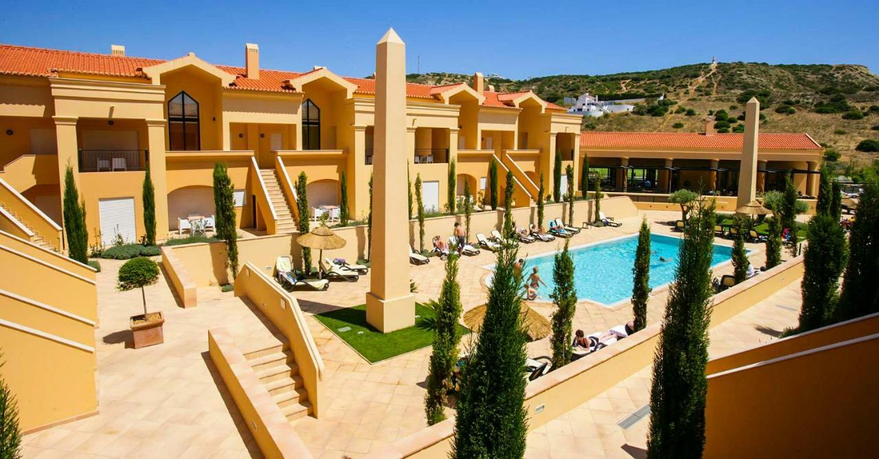 Luxury 3-Bedroom Apartment At High-End Senhora da Luz 외부 사진