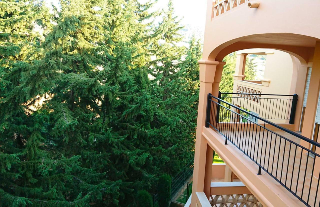 Luxury 3-Bedroom Apartment At High-End Senhora da Luz 외부 사진