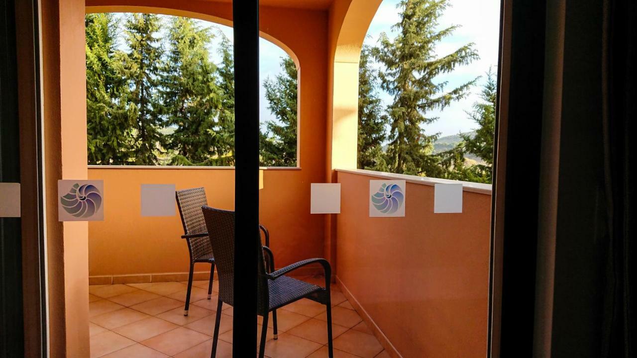 Luxury 3-Bedroom Apartment At High-End Senhora da Luz 외부 사진