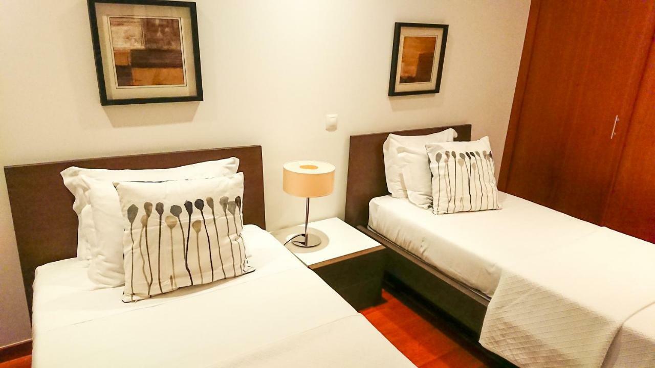 Luxury 3-Bedroom Apartment At High-End Senhora da Luz 외부 사진