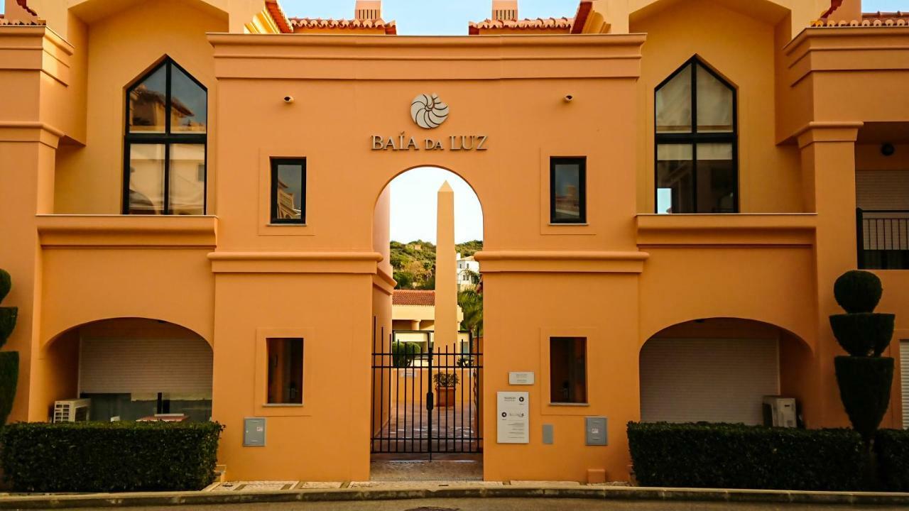Luxury 3-Bedroom Apartment At High-End Senhora da Luz 외부 사진