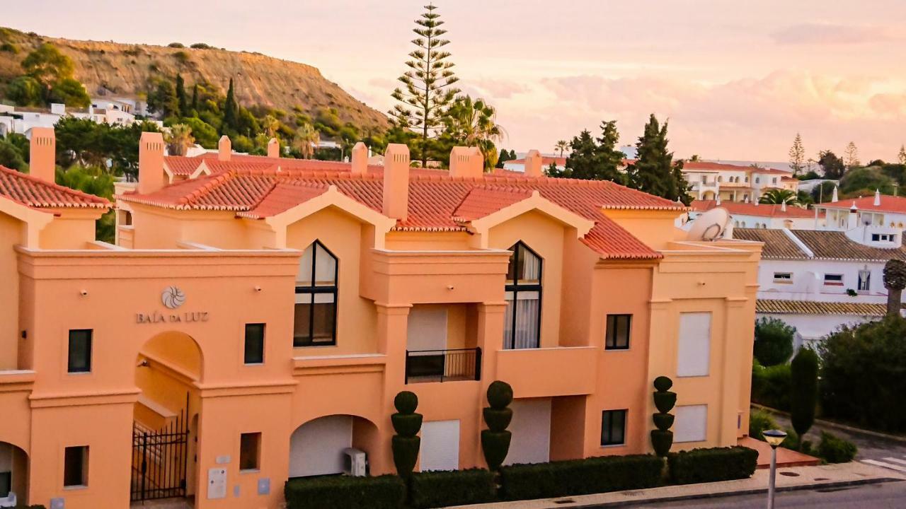 Luxury 3-Bedroom Apartment At High-End Senhora da Luz 외부 사진