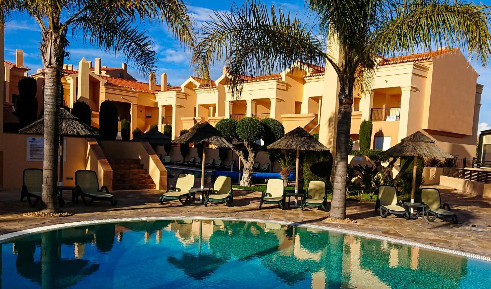 Luxury 3-Bedroom Apartment At High-End Senhora da Luz 외부 사진