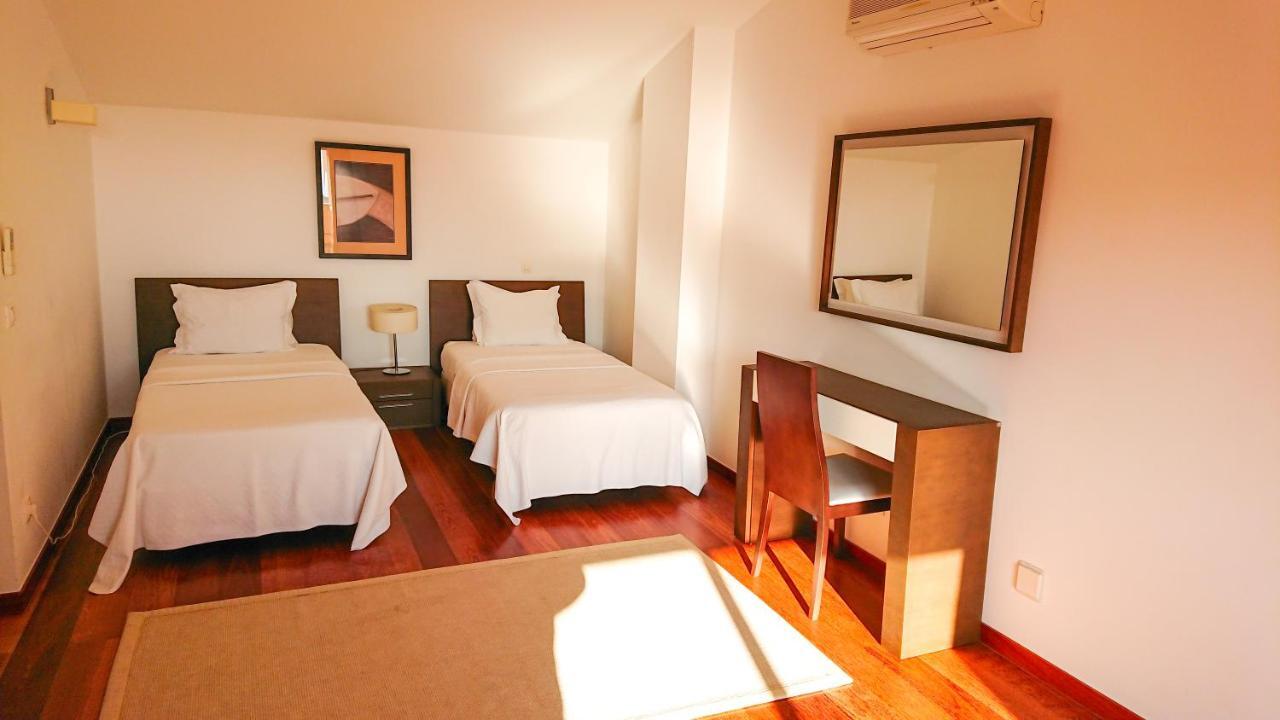 Luxury 3-Bedroom Apartment At High-End Senhora da Luz 외부 사진